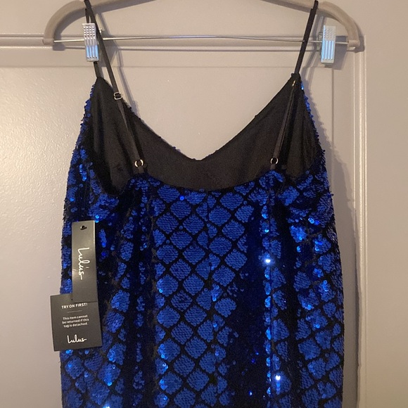 Going Vogue Royal Blue Velvet Sequin Mini Dress
Lulus| Sz S NWT - Picture 8 of 11